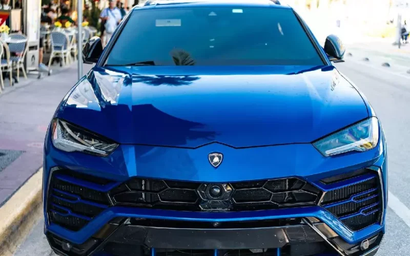 Cum pot românii să cumpere mașini de lux de la ANAF: ce trebuie să știe și ce taxe plătesc