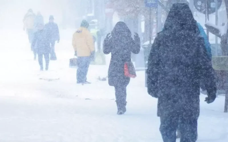 Vremea se schimbă radical în Săptămâna Mare: frig, lapoviță și chiar ninsoare în unele zone