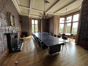 Imagini spectaculoase din castelul în care ar fi putut locui prințul William și Kate Middleton. Domeniul de lux din Scoția a fost scos la vânzare pentru aproximativ 17 milioane de euro