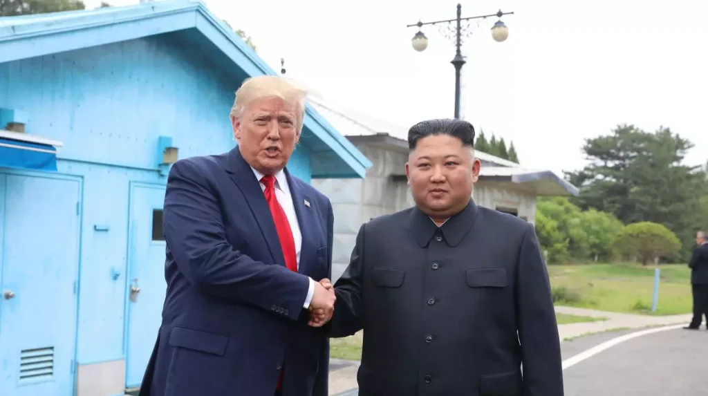 Trump vrea să reia dialogul cu Kim Jong Un. O nouă întâlnire ar putea avea loc în această toamnă