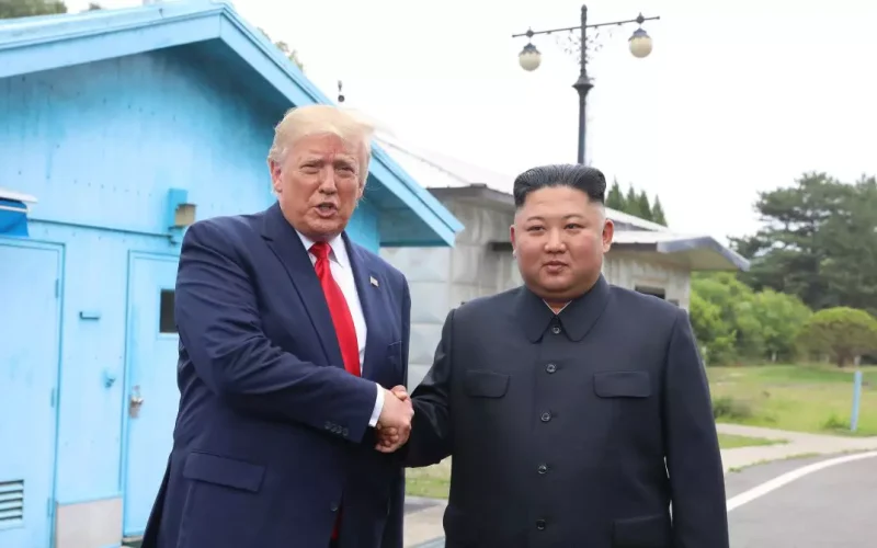 Trump vrea să reia dialogul cu Kim Jong Un. O nouă întâlnire ar putea avea loc în această toamnă