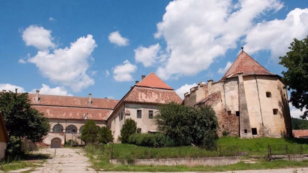 Un monument vechi de aproape 500 de ani din Transilvania va fi salvat. Peste 17 milioane de lei pentru transformarea sa